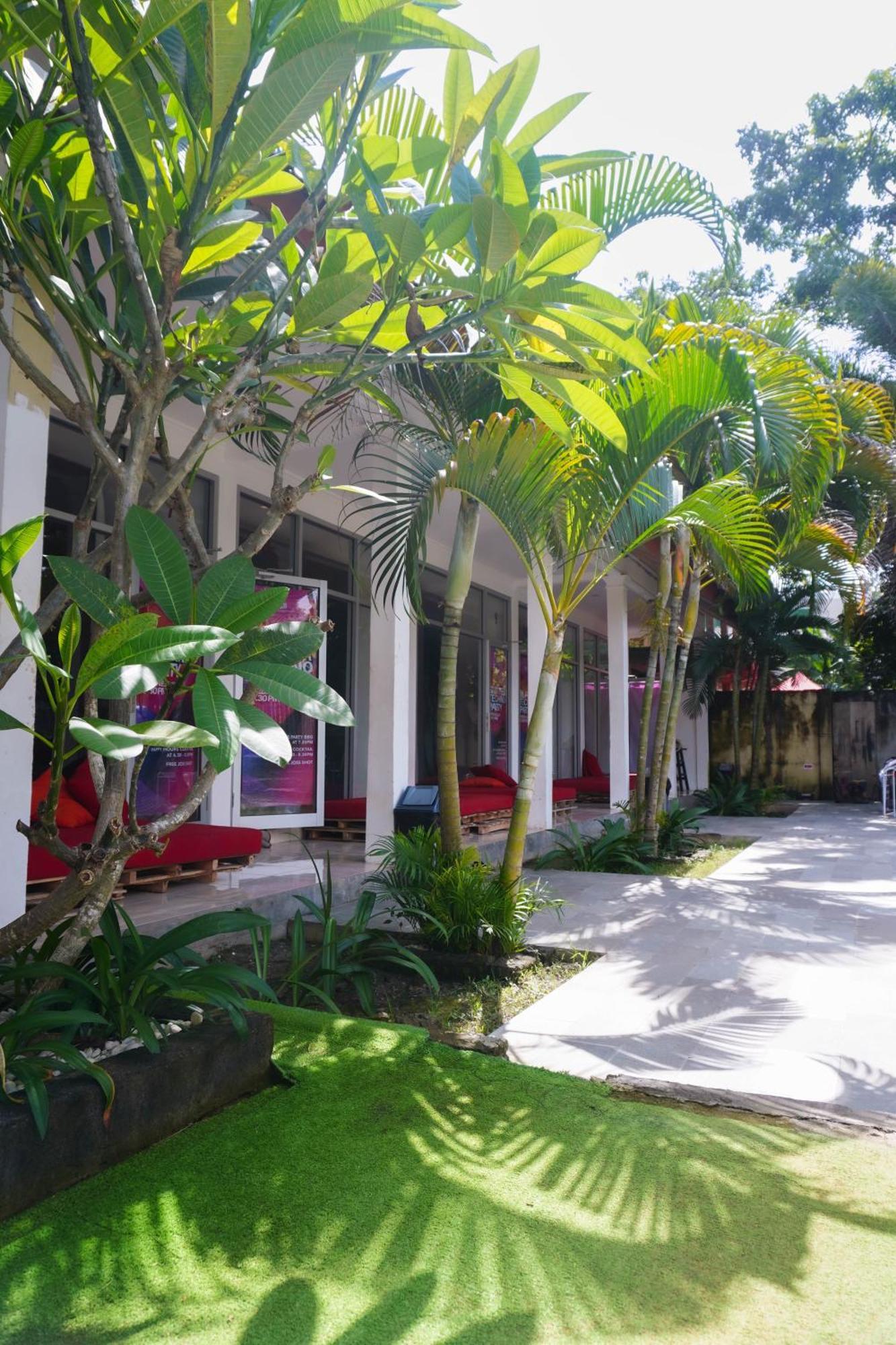 Kuta  Indonesia Backpacker Hostels מראה חיצוני תמונה