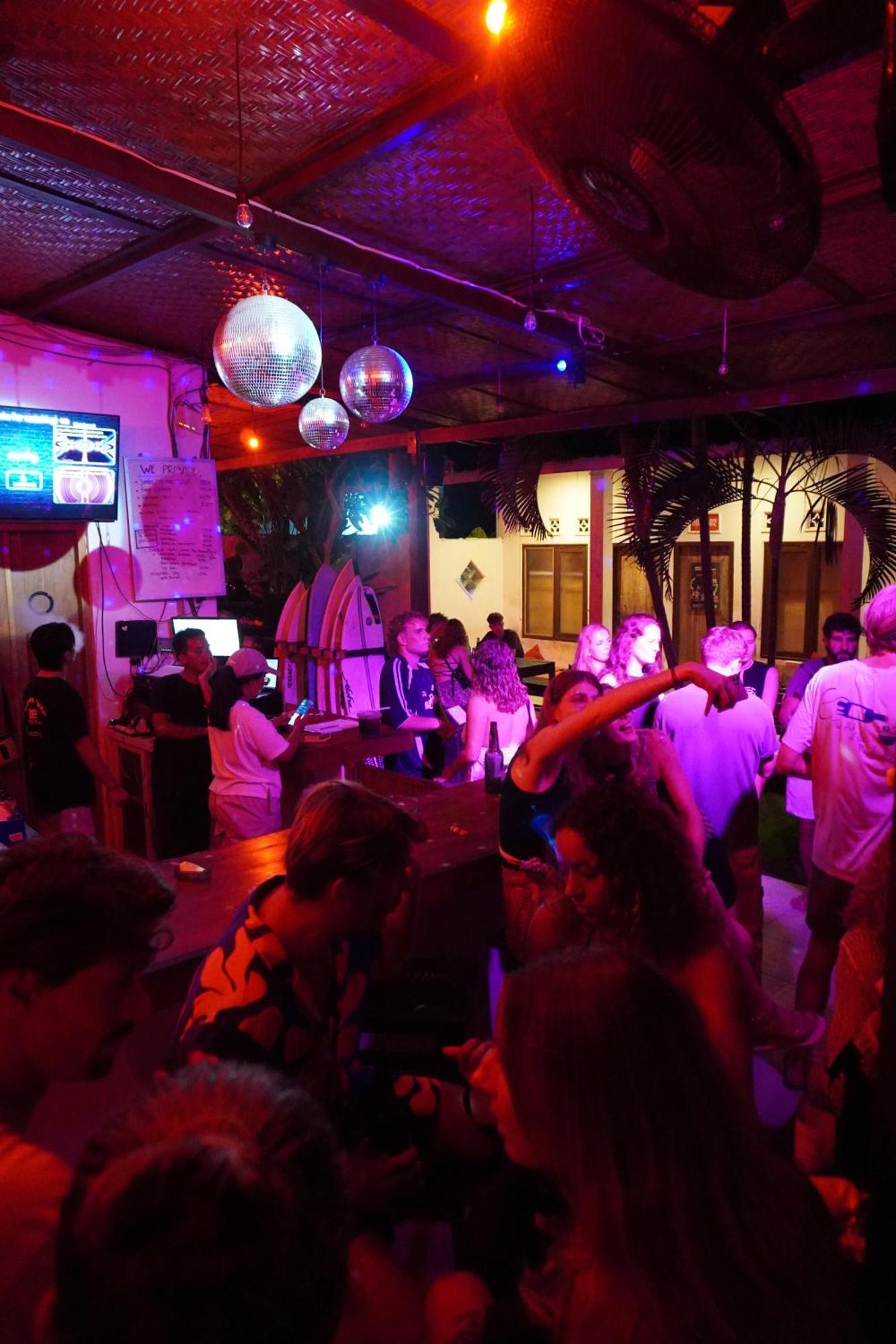 Kuta  Indonesia Backpacker Hostels מראה חיצוני תמונה